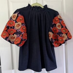THML Navy Knit Top with Puffy Floral Sleeves size Small
